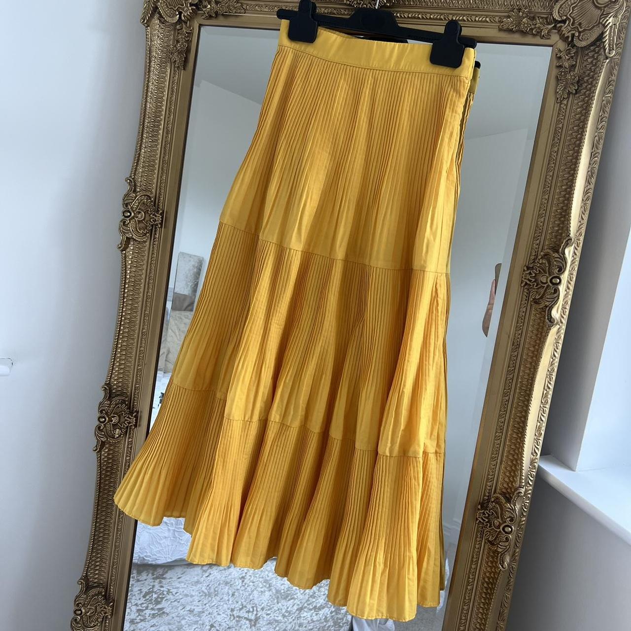 Zara skirt XS Beautiful zara pleated maxi skirt... Depop