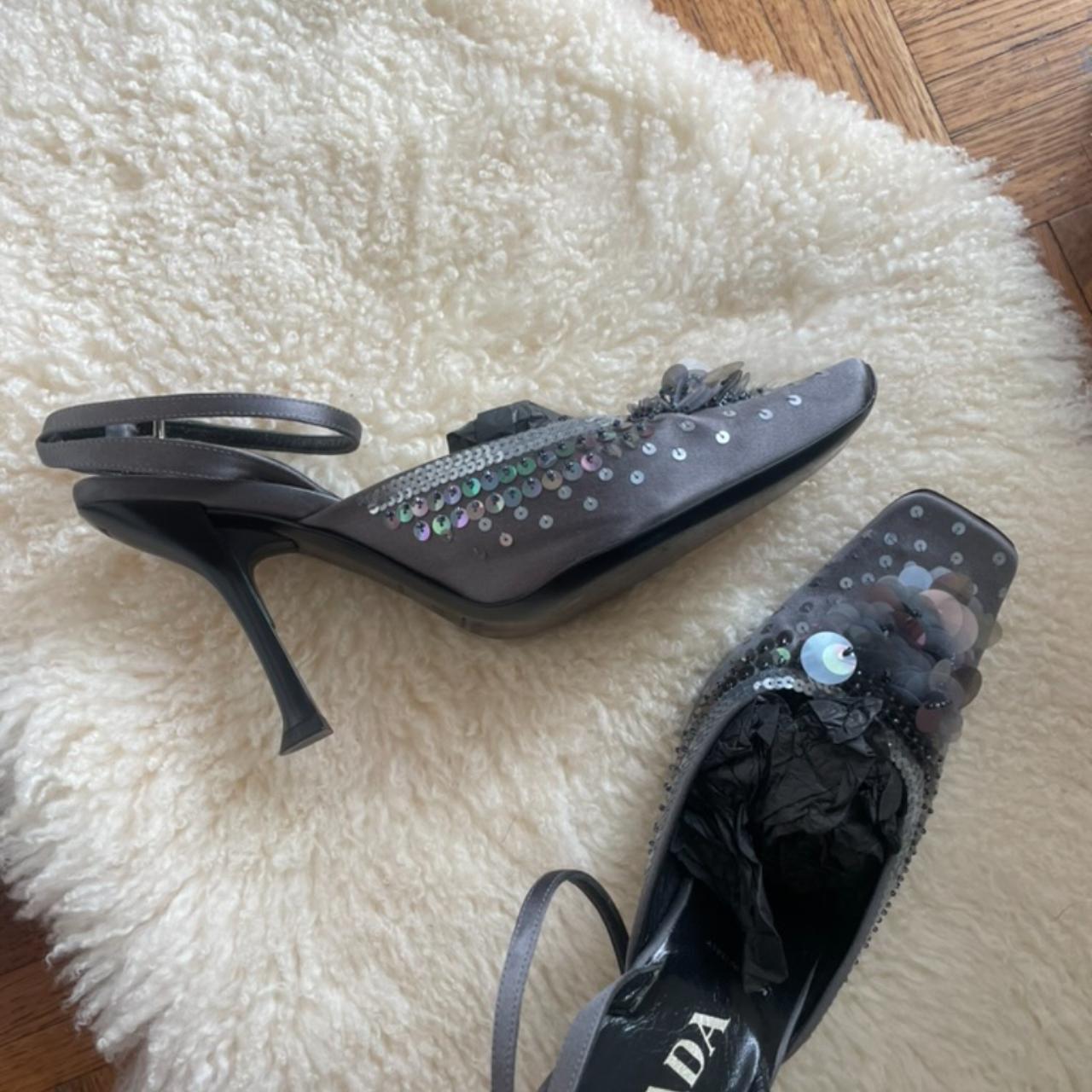 靴 AW1999 PRADA Leather mules 37 Prada 1999 perfored leather mules – Grain De Sell