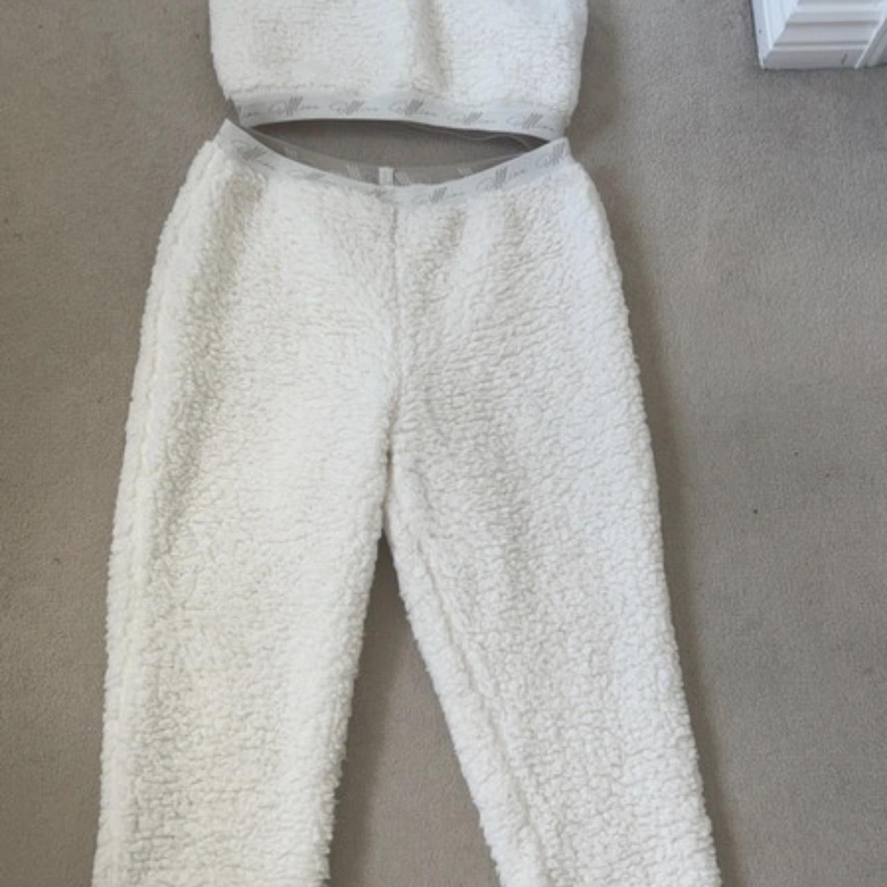 Lounge Set Worn Once 12/14 Comes With Dressing... - Depop