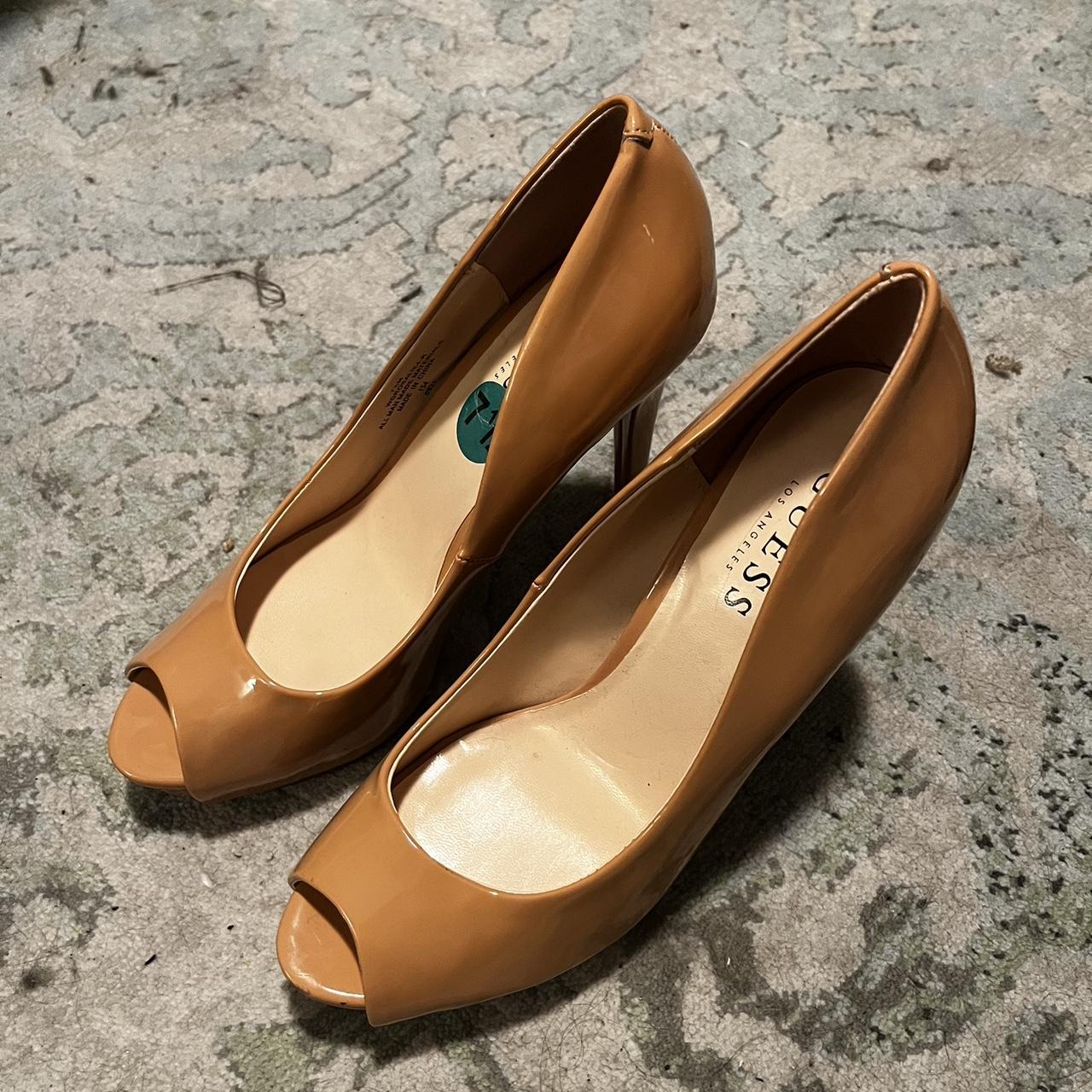 Guess best sale nude pumps