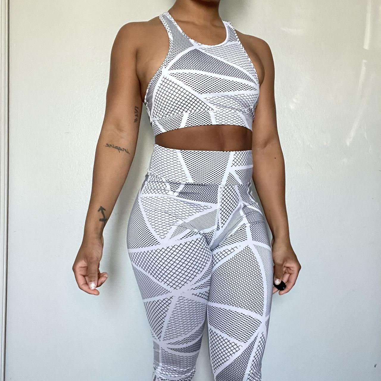 SMALL WHITE 2 PIECE WORKOUT SET LEGGINGS AND CROP - Depop
