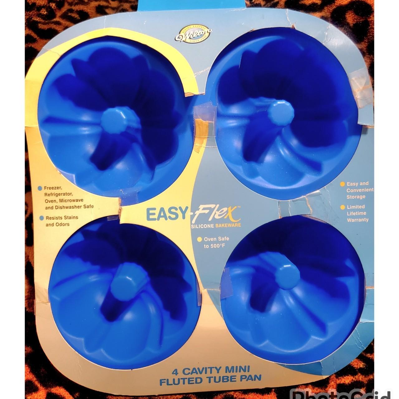 Wilton 4 Cavity Easy-Flex Mini Silicone Fluted Tube Pan