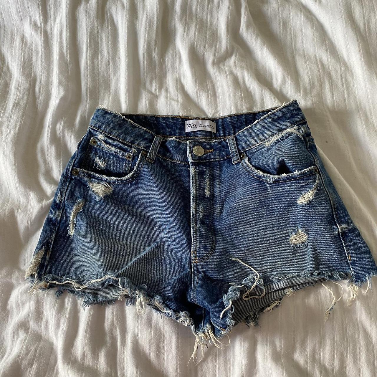 zara size 2 distressed shorts! 💙 women’s 02 fits... - Depop