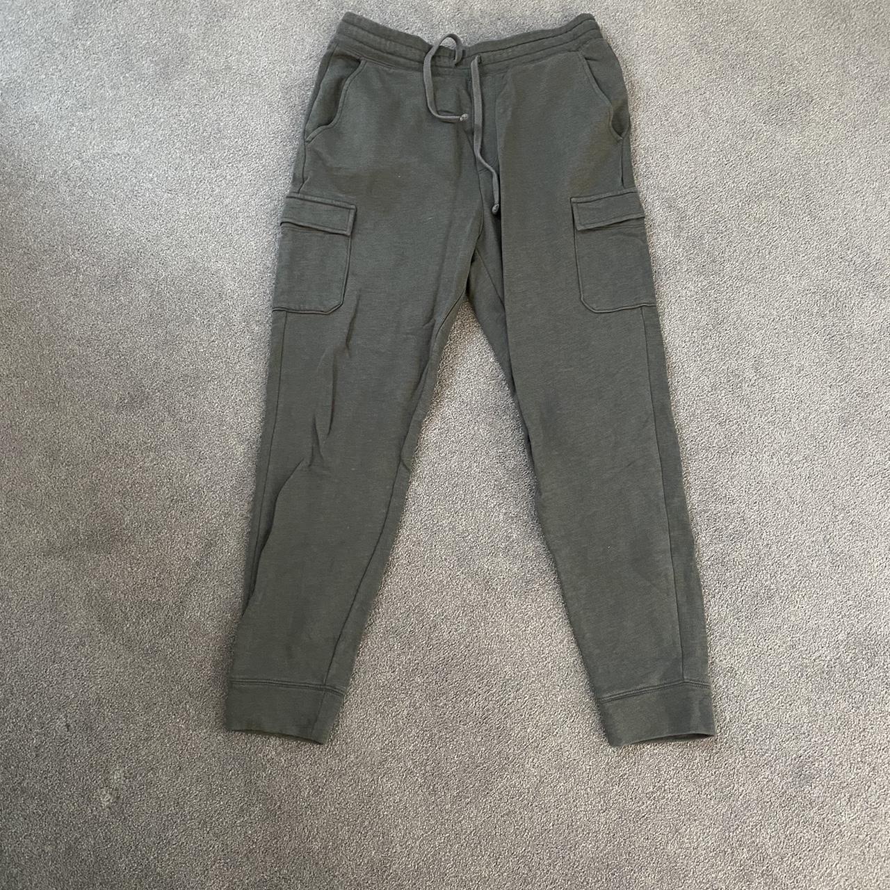 Gap men’s cargo joggers Worn decent... Depop