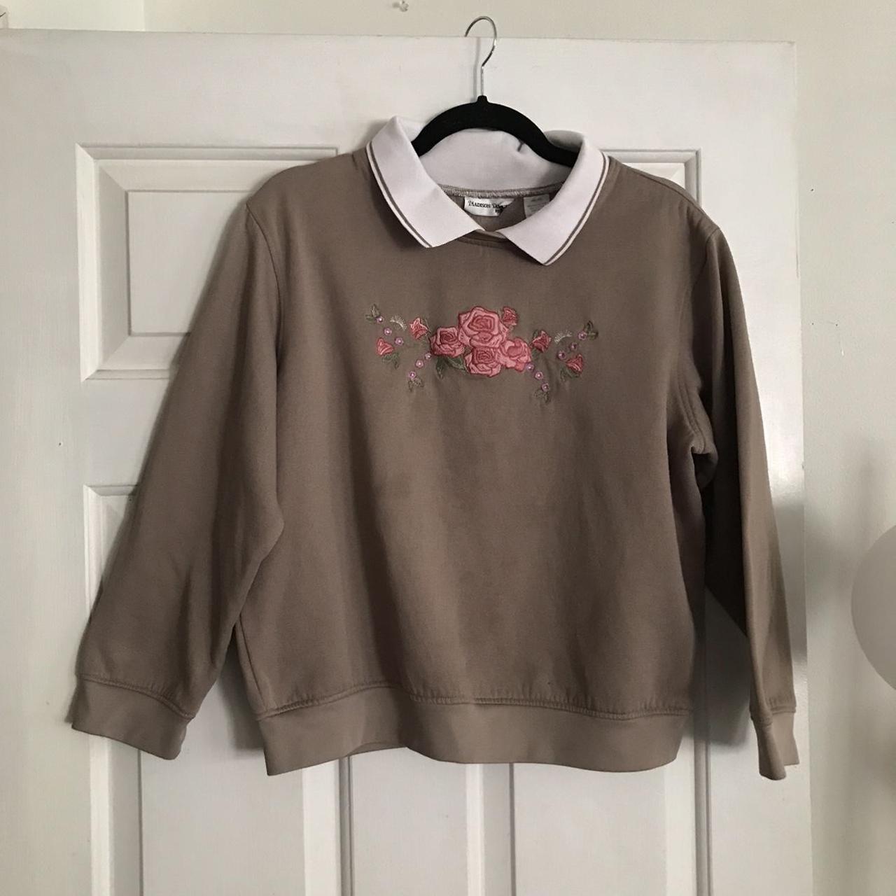 Adorable rose embroidered sweatshirt with collar Depop