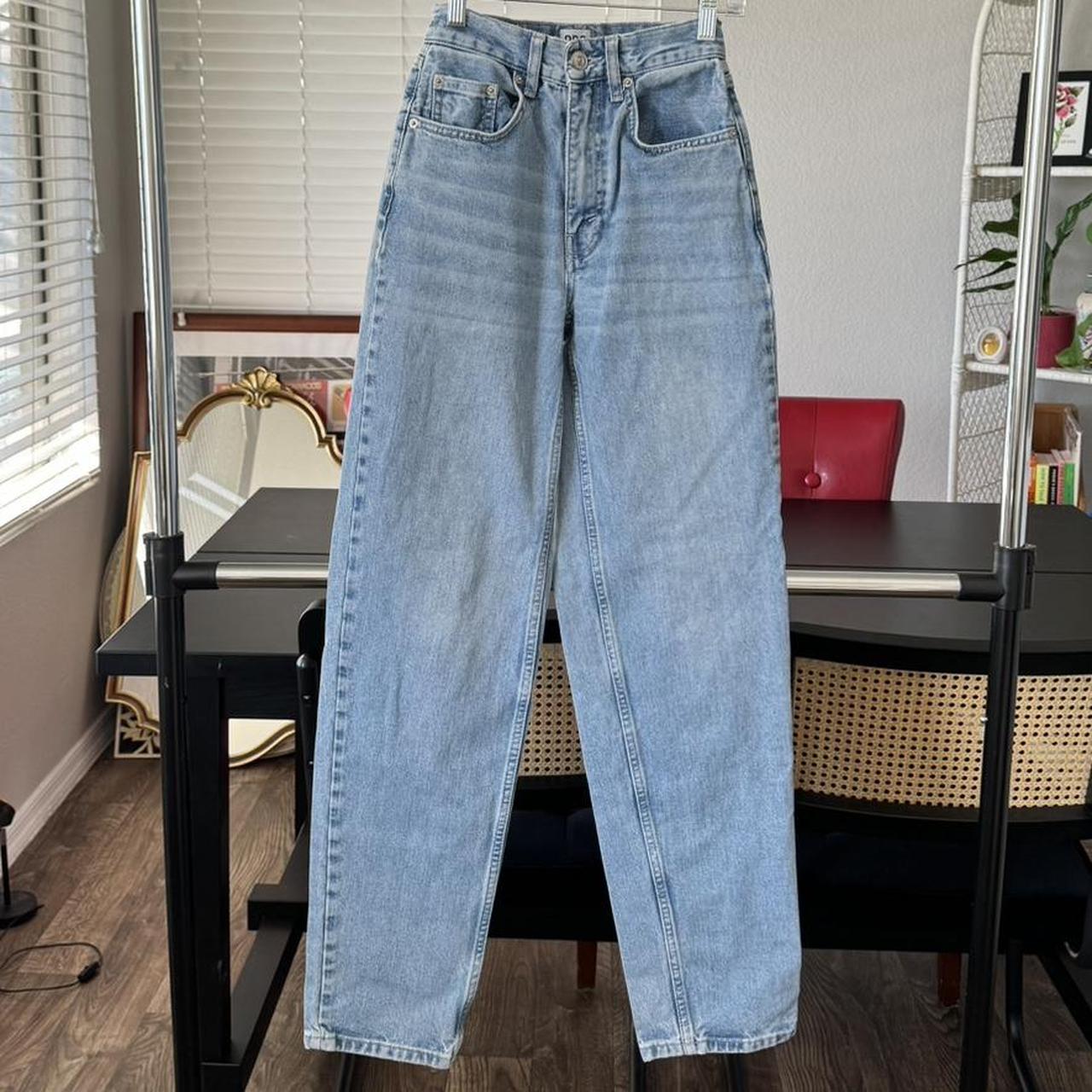 High rise baggy jean by BDG Excellent condition - Depop