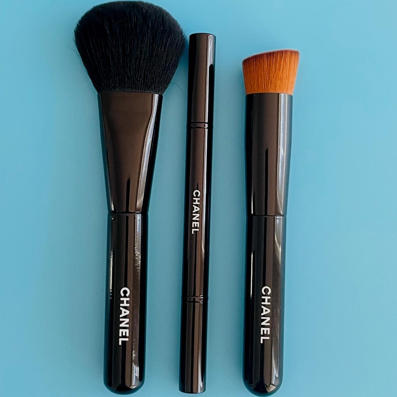 CHANEL Collection of 3 Essential Brushes The 2-in-1 - Depop