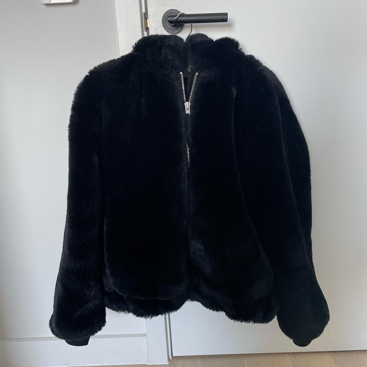 Gap Women's Black Coat | Depop