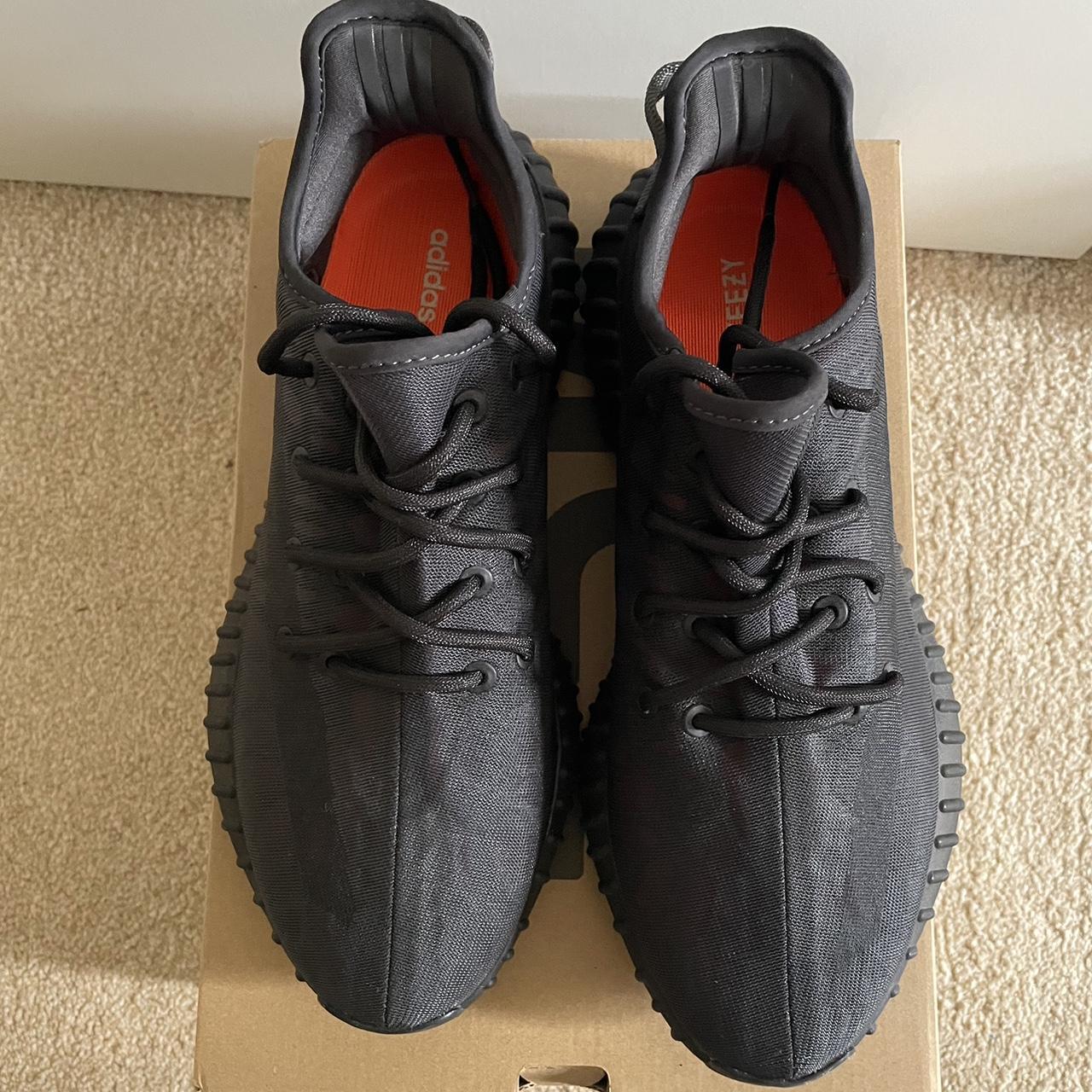 mono black yeezy 350