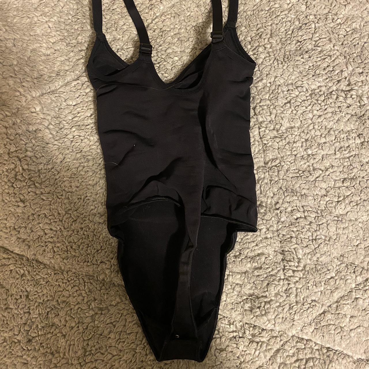 SKIMS SEAMLESS SCULPT THONG BODYSUIT NEVER WORN OUT... - Depop