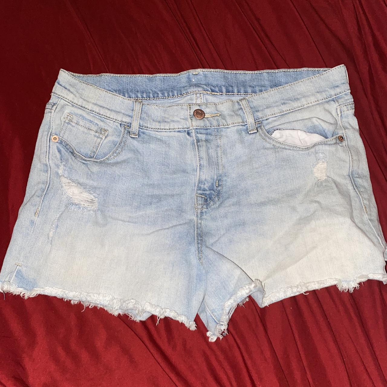 item listed by shayxzan