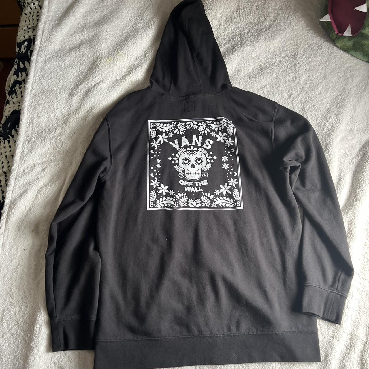 Vans las best sale calaveras black hoodie