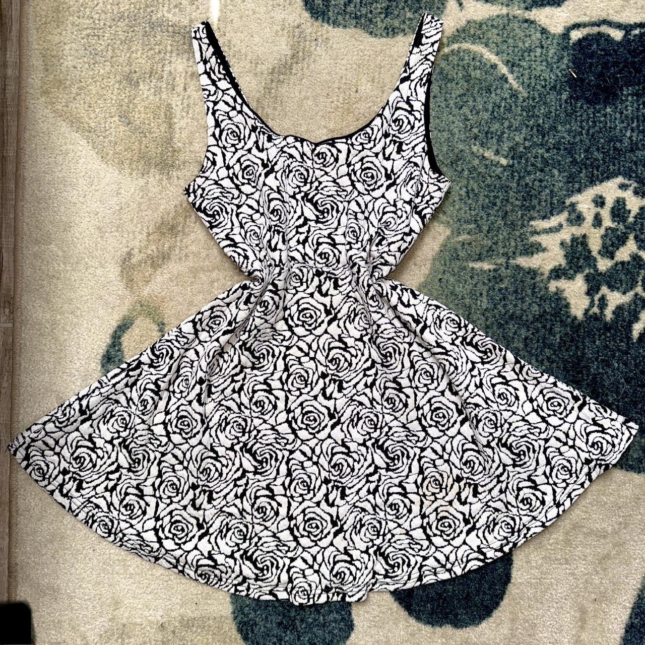 item listed by coyoteflowerthrift