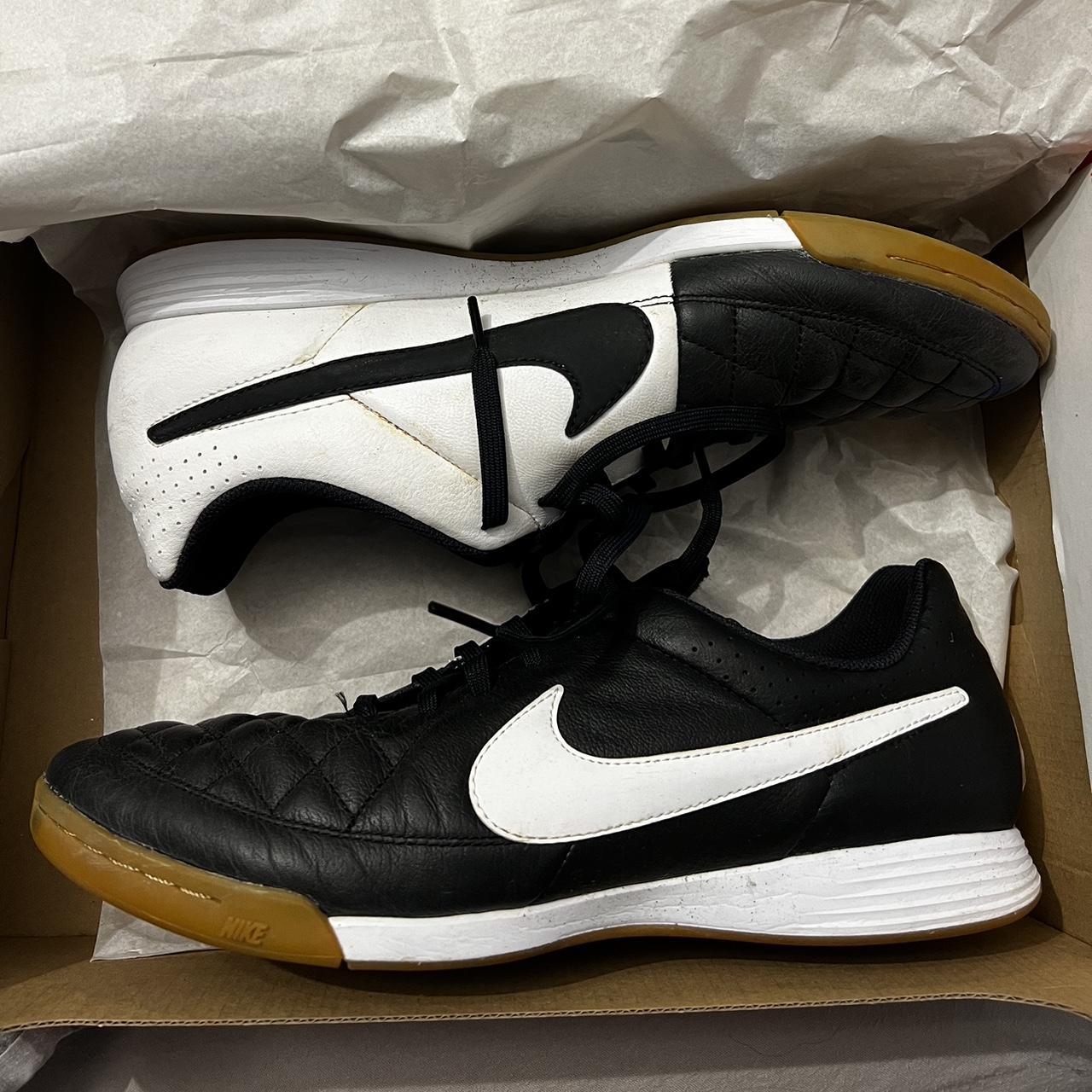 Nike tiempo size outlet 9.5