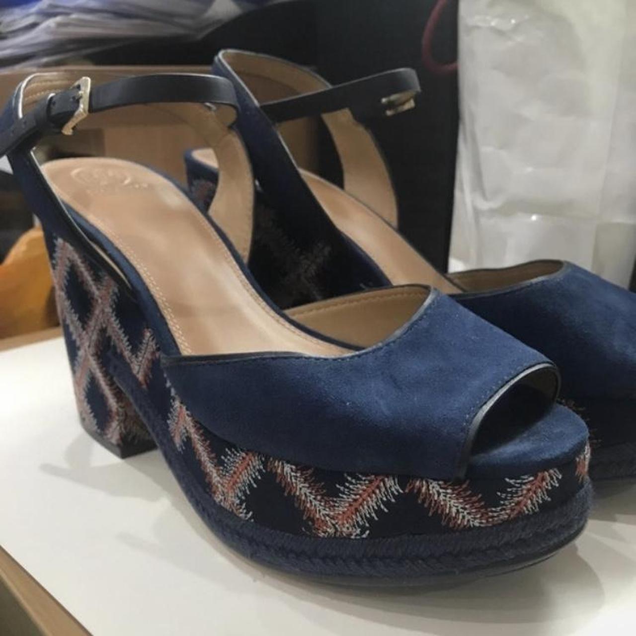 Tory burch navy outlet wedge sandals