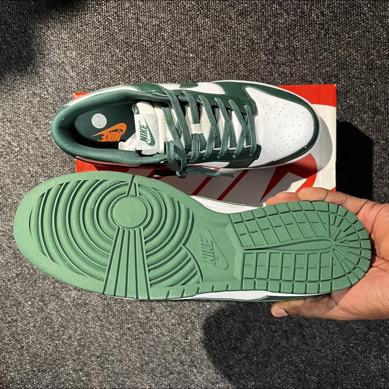 mens nike green trainers