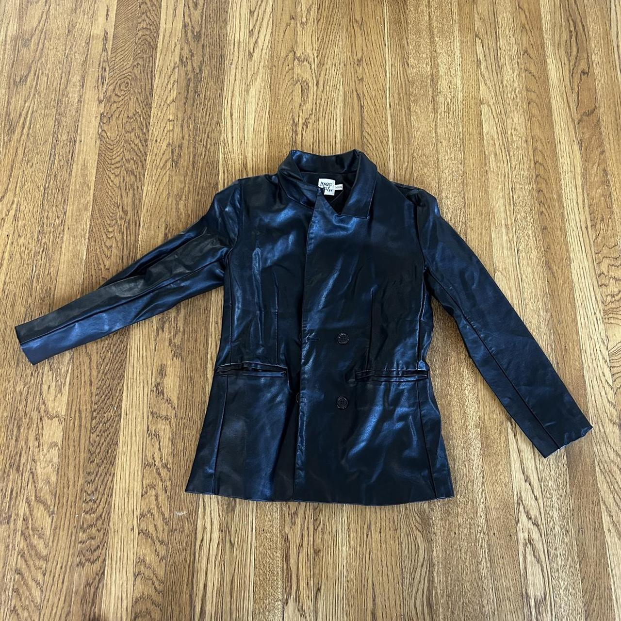 item listed by natashiiita