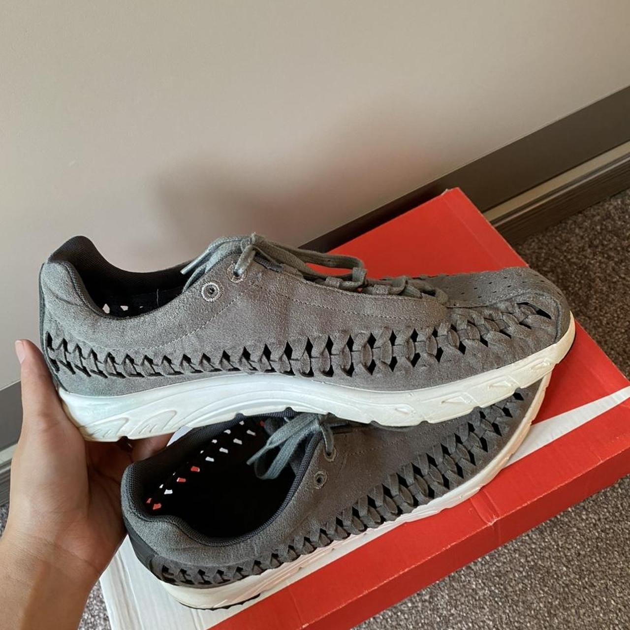 mens nike trsiners
