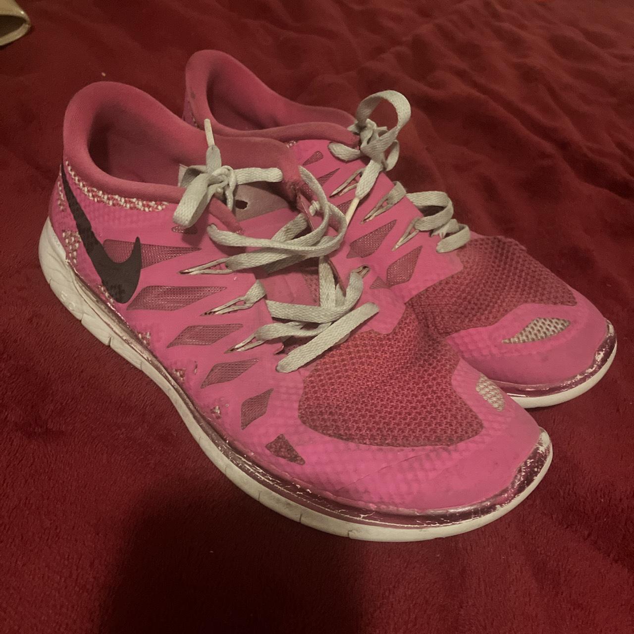 Nike Pink running shoes super comfy! - Depop