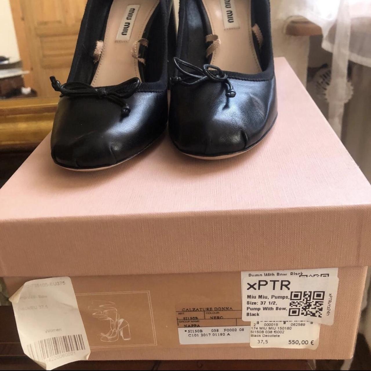 靴 Miu Miu Women's Brown and Black Ballet Miu Miu Suede ballerinas for Women - Brown in Kuwait | Level