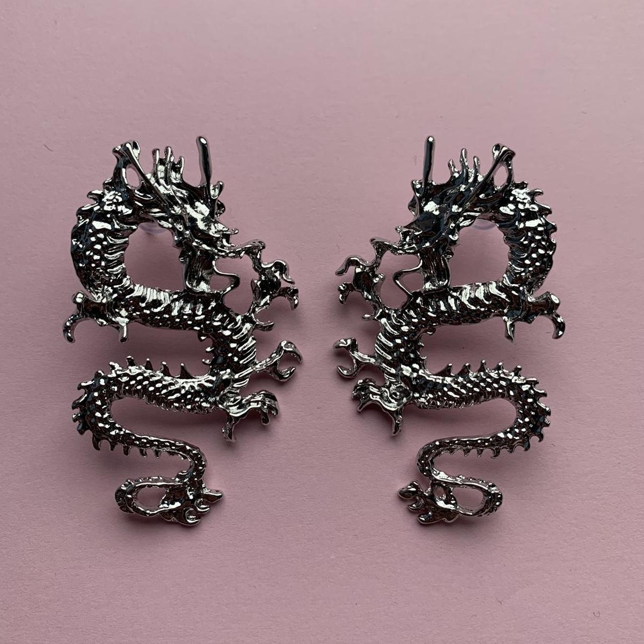 Traditional Chinese style silver alloy dragon chunky... - Depop