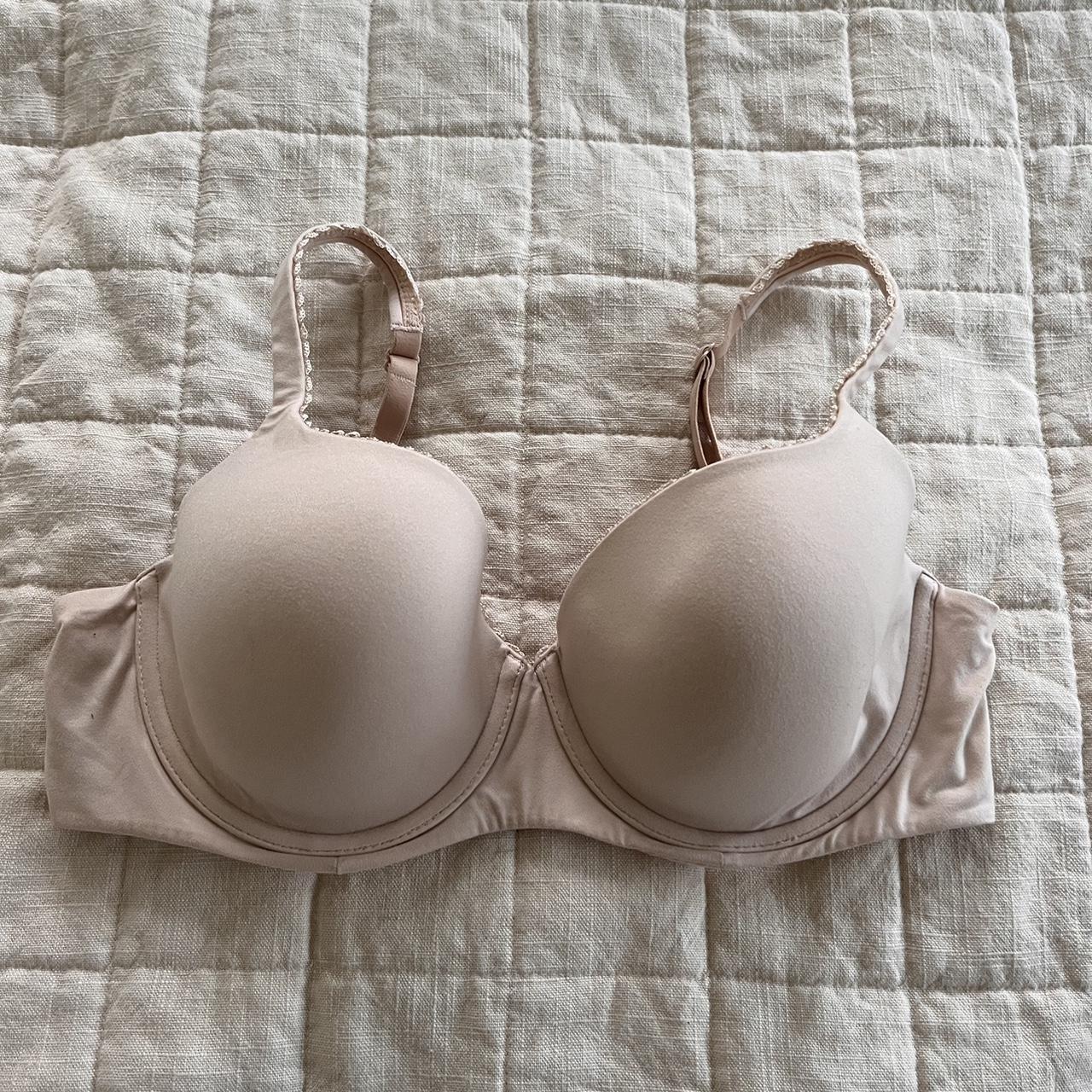Victoria’s Secret bra size 36D.