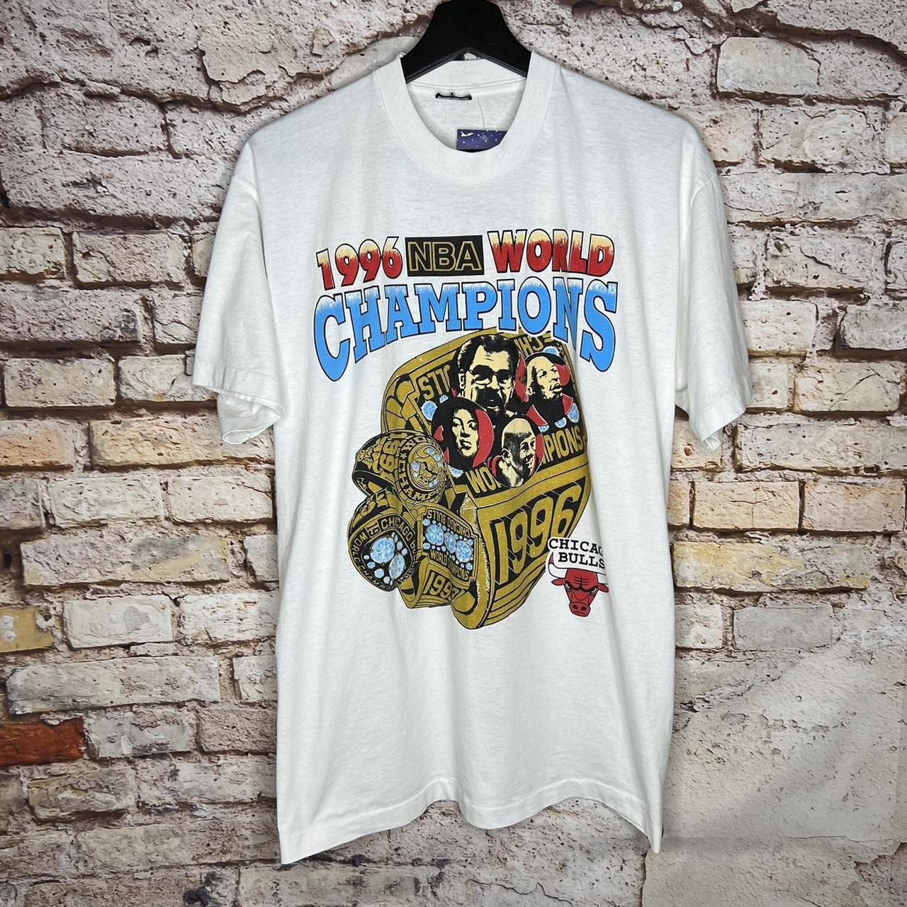 Vintage Chicago Bulls World Champs T-shirt Size XL 1996 White Nba