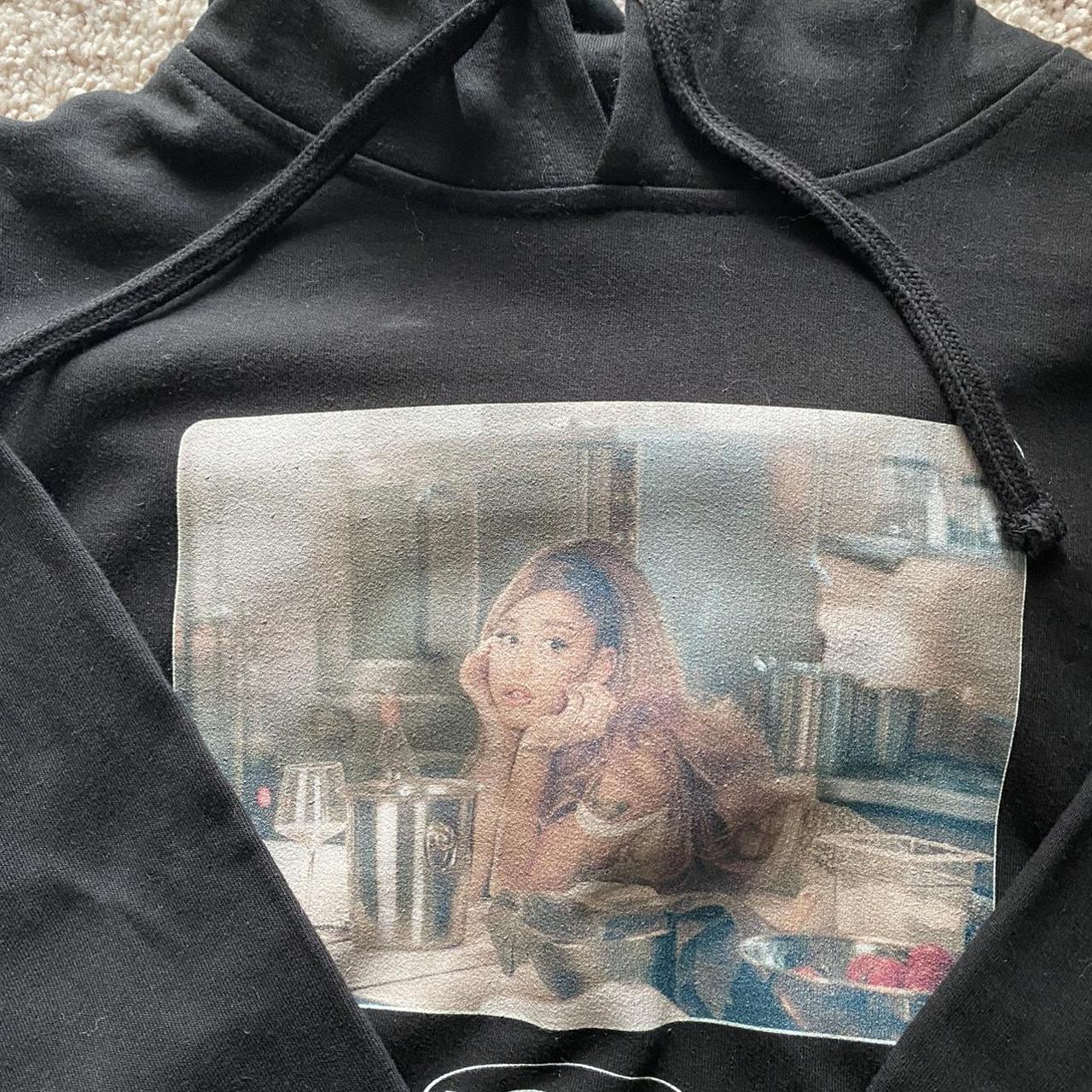 positions photo hoodie ii – Ariana Grande