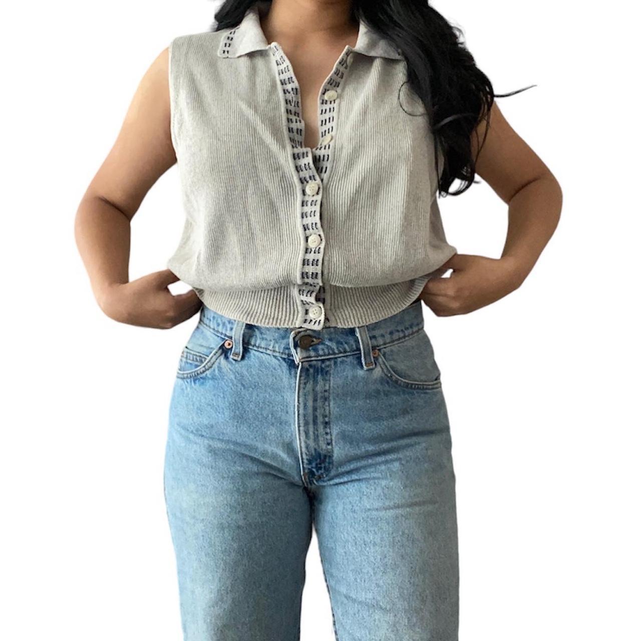 Izod Women's Cream and Navy Gilet Depop