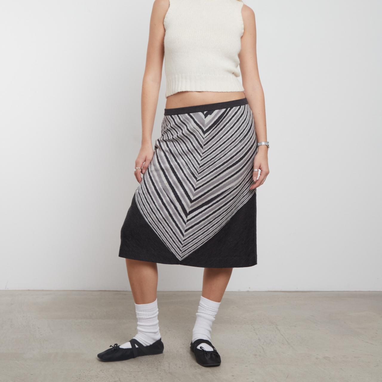 Knit midi skirt 90s best sale