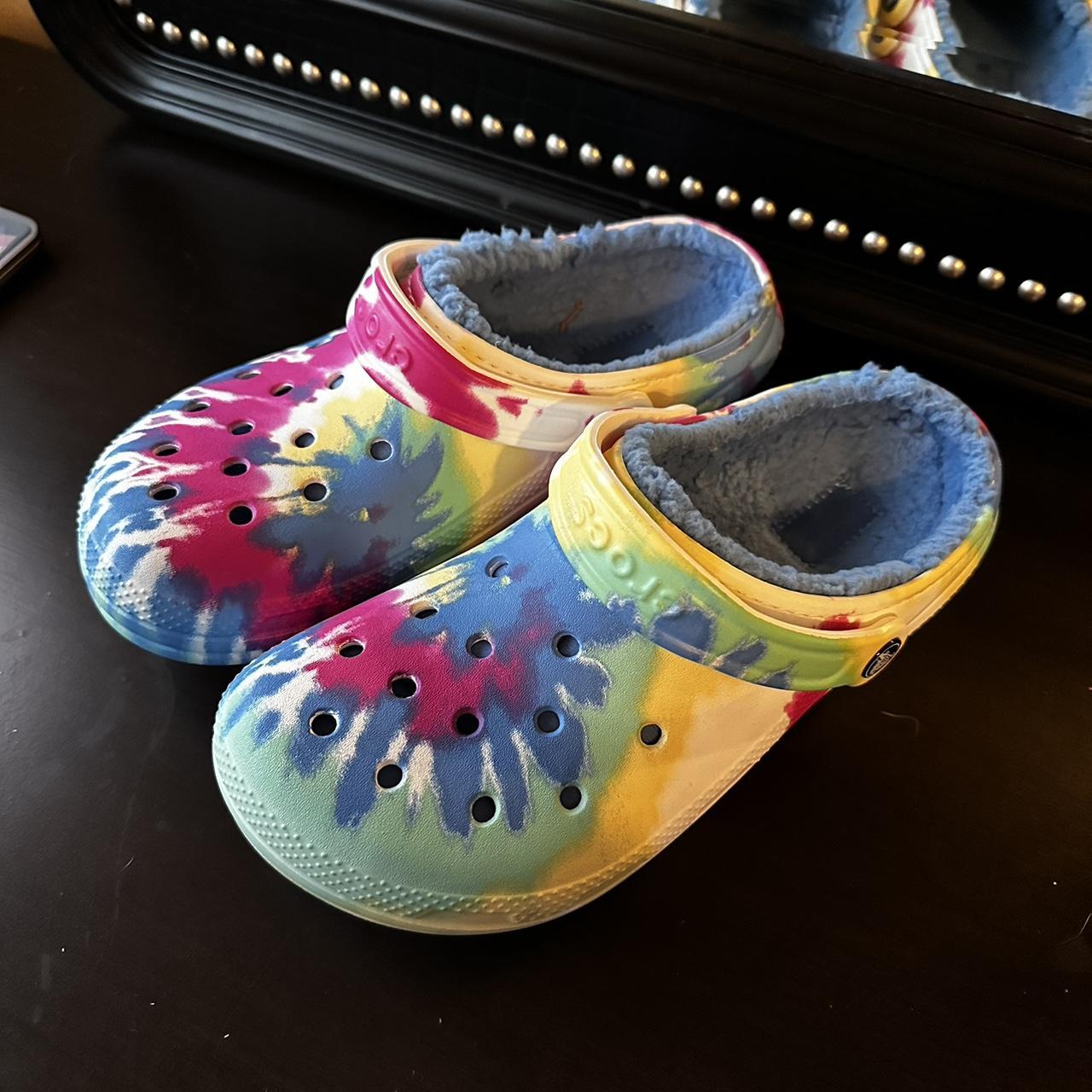 tie dye crocs black and white