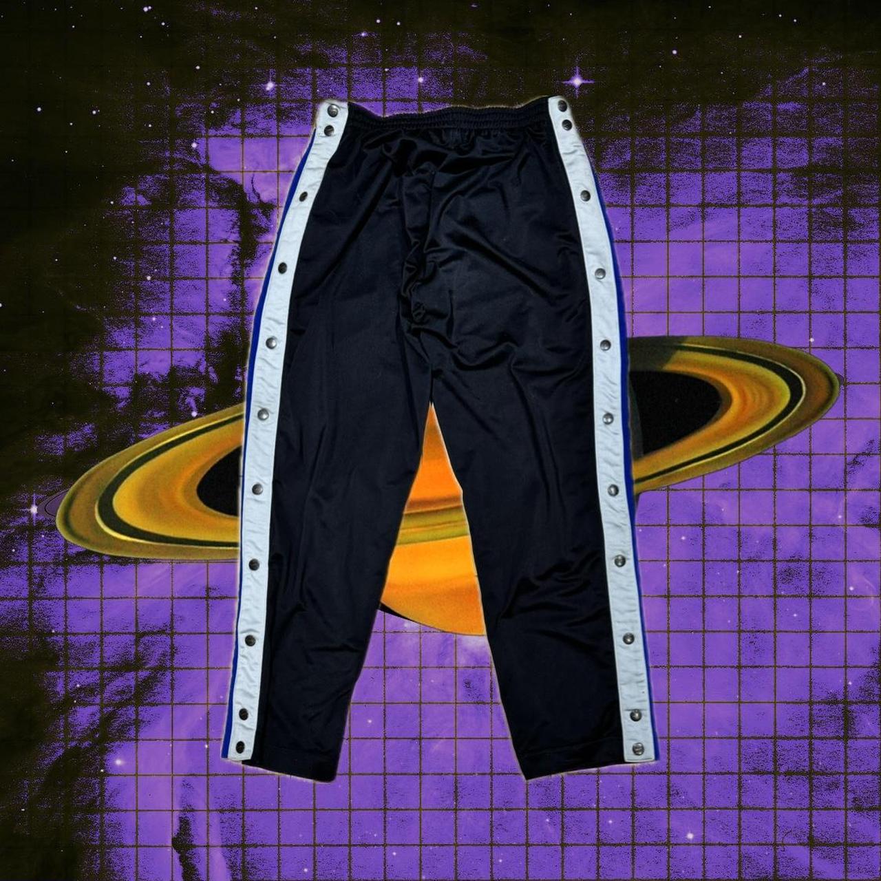 nike joggers with pockets on the side