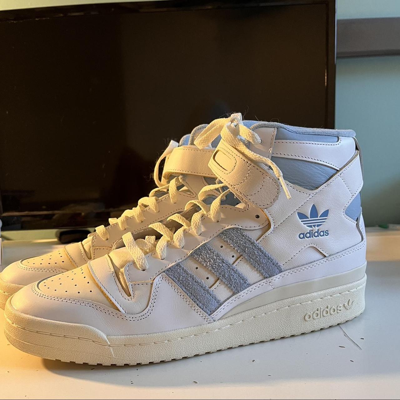 Adidas Men's White and Blue Trainers | Depop