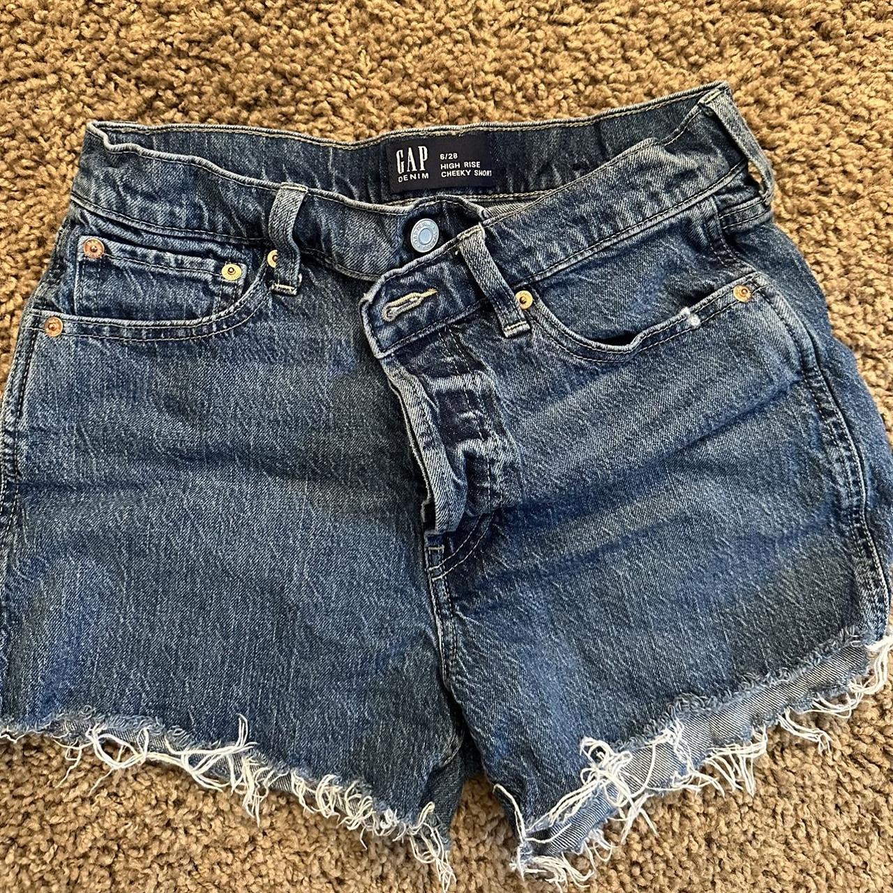 Gap Women's Shorts Depop