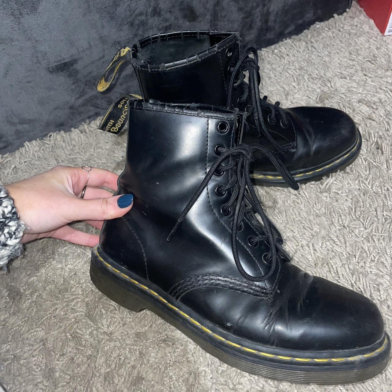 Black doc clearance martens size 6