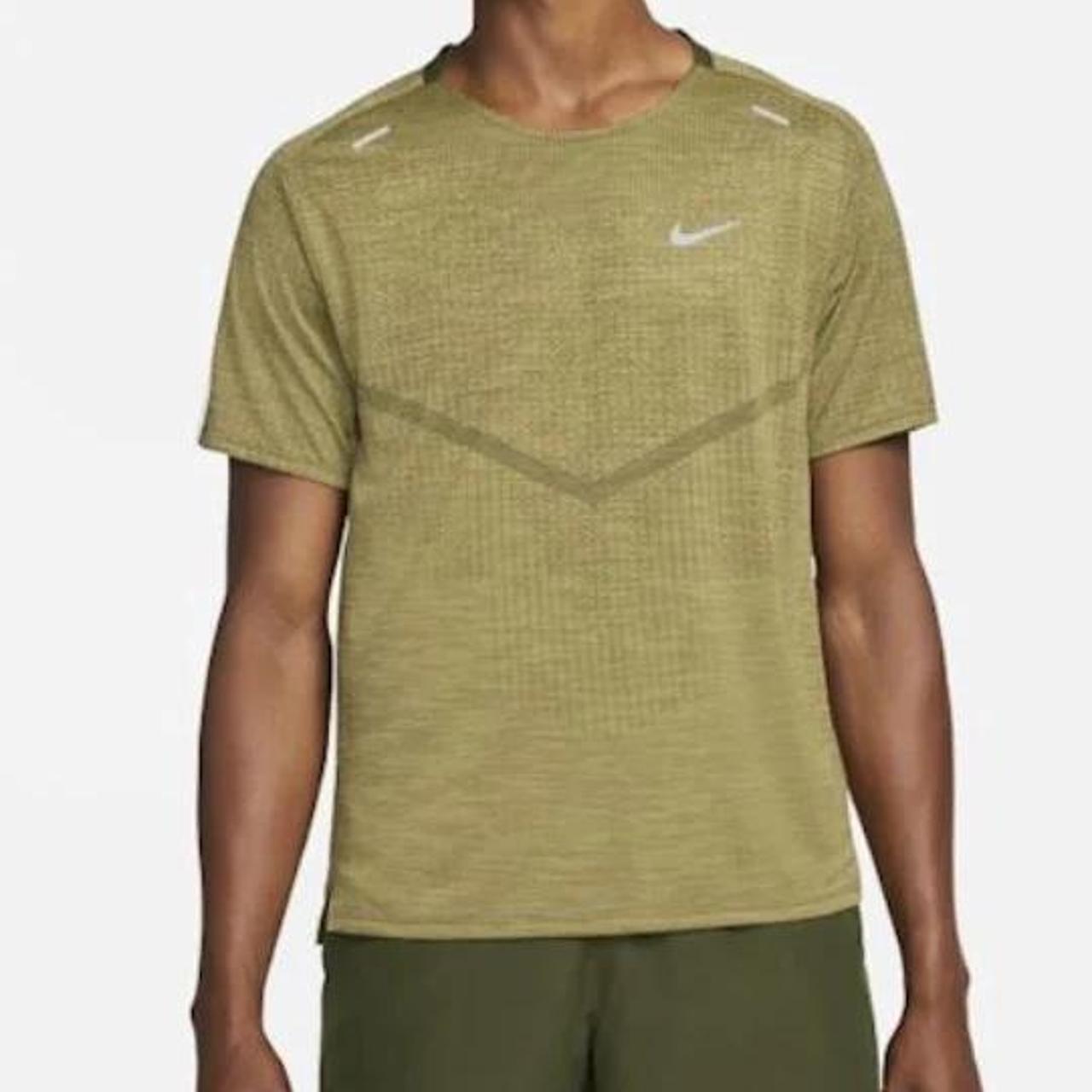 mens khaki nike t shirt