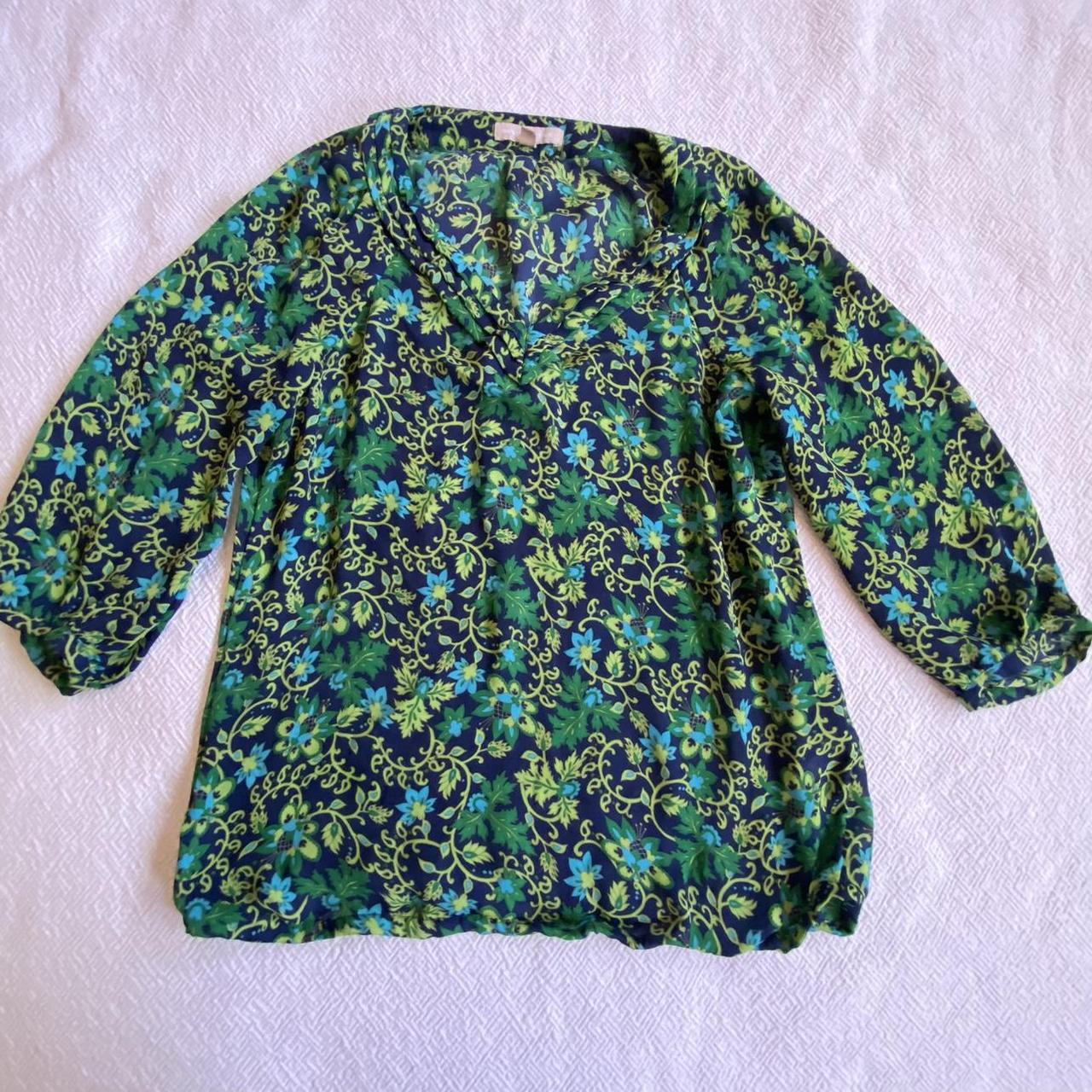 Banana republic blue & green 3/4 sleeve blouse.... - Depop