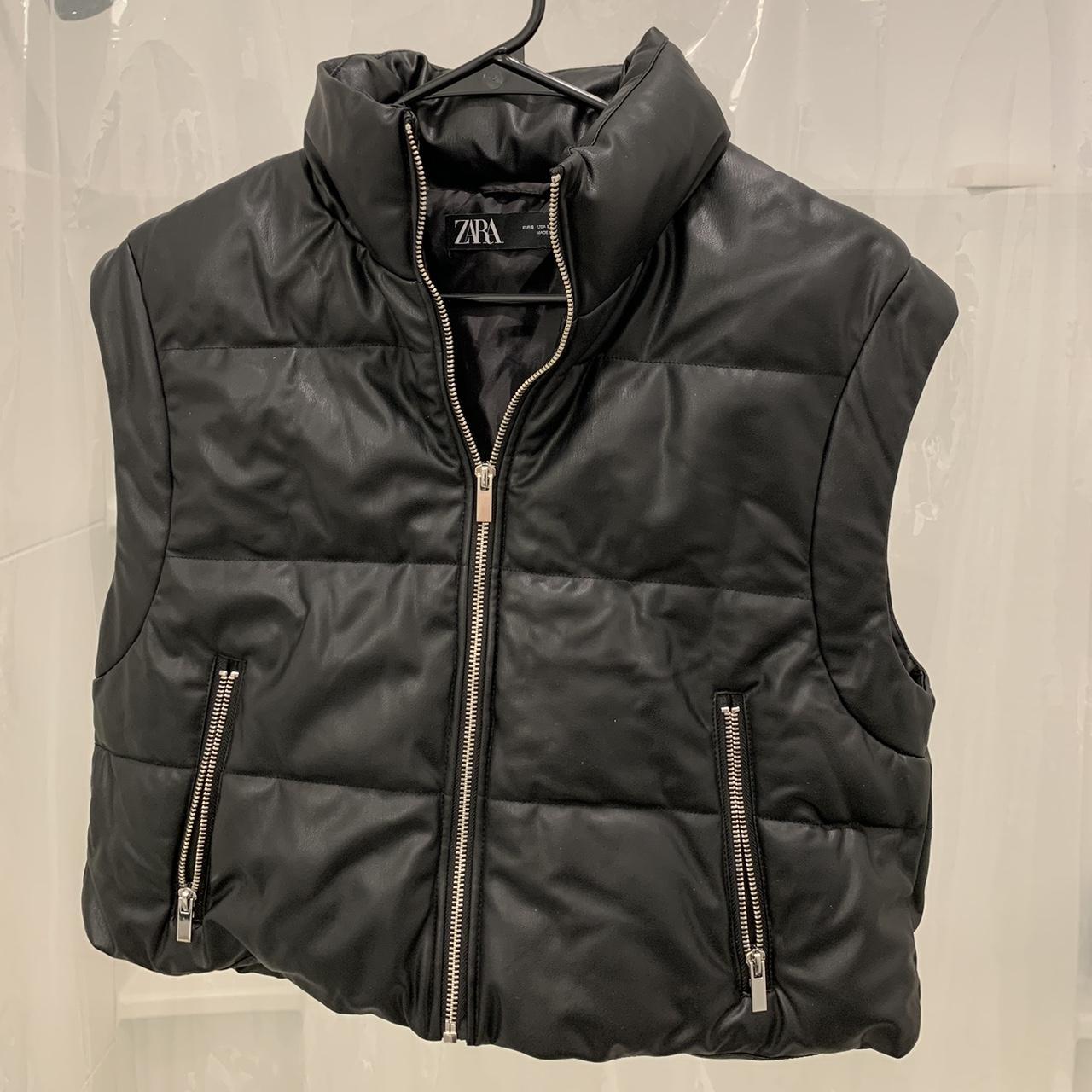 Zara Women's Black Gilet Depop