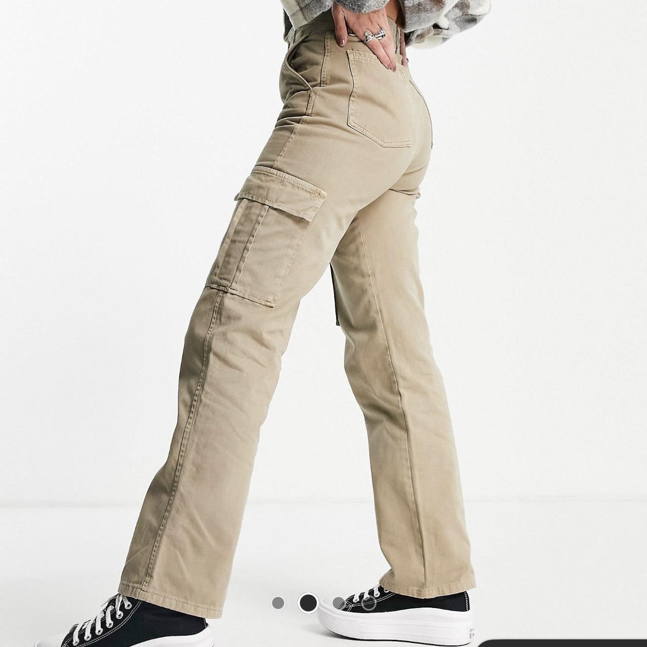 beige cargos stradivarius