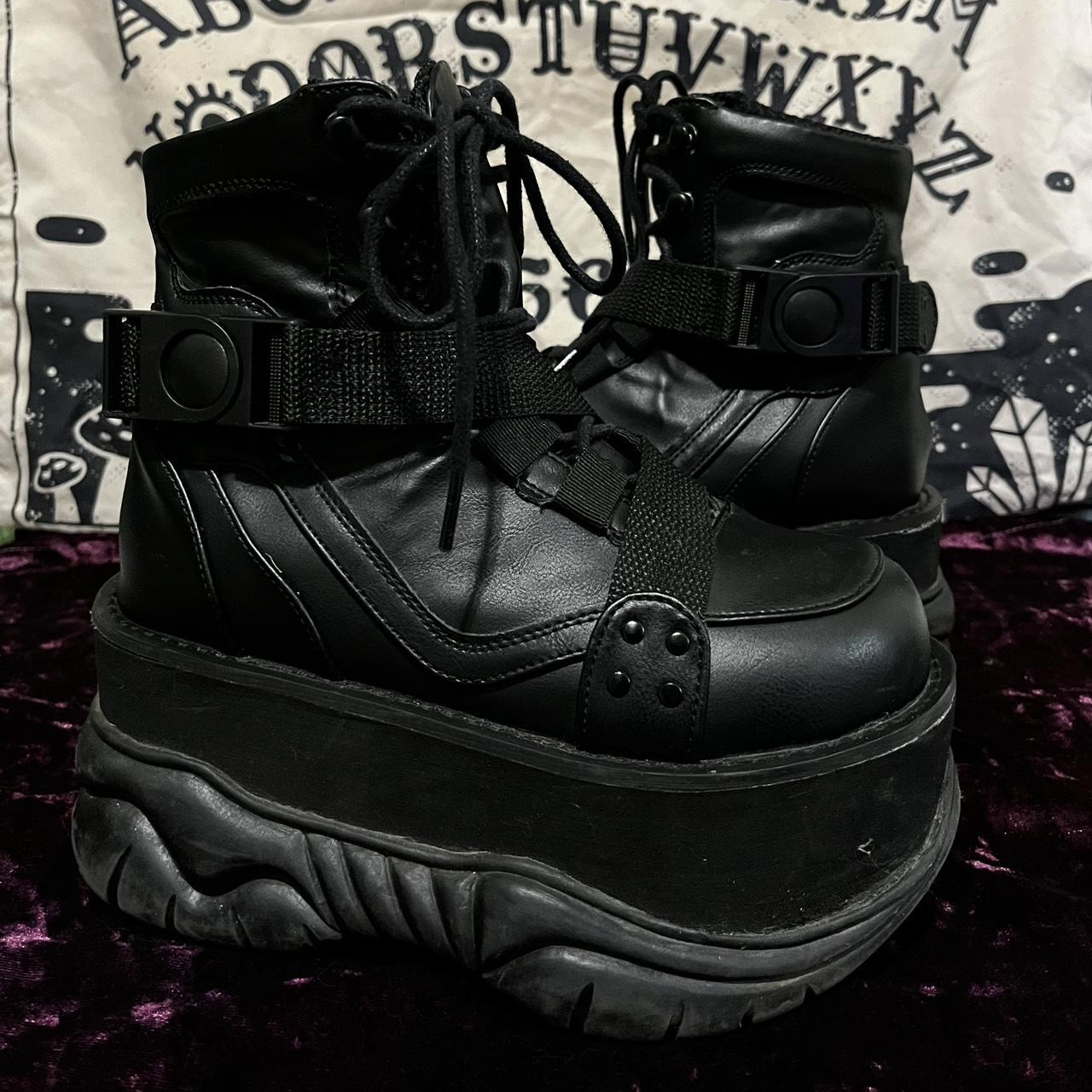 demonia mens platform boots