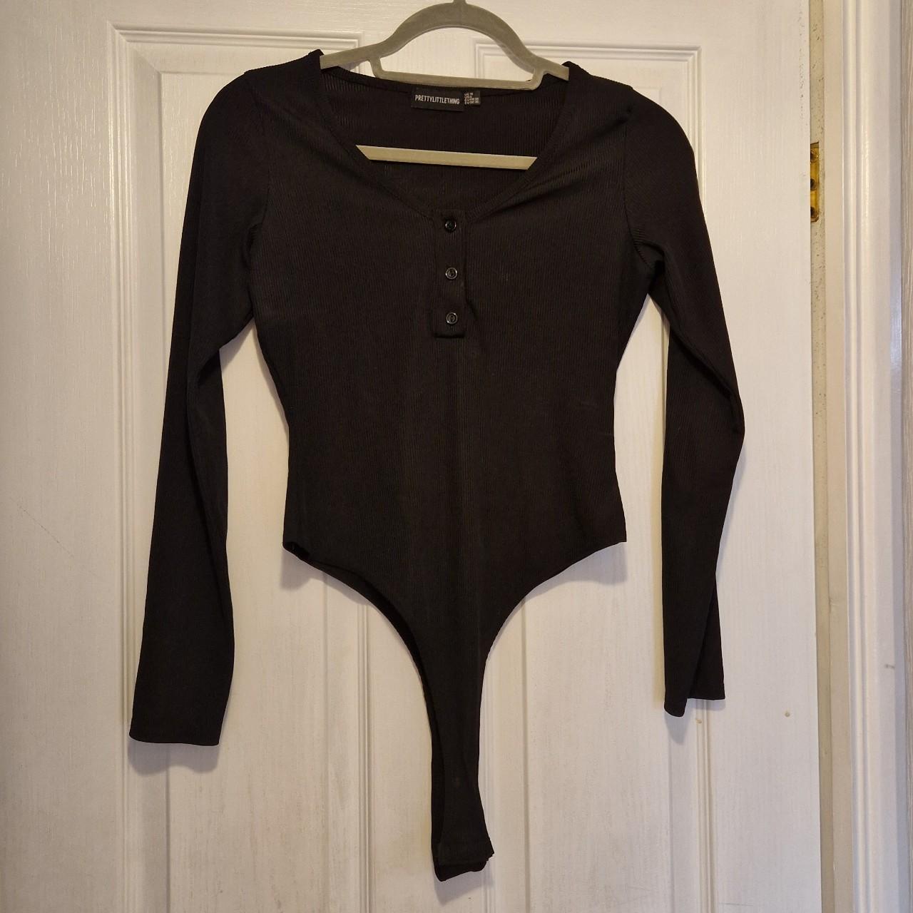 Pretty Little Thing Ribbed Long Sleeve Bodysuit Size... - Depop