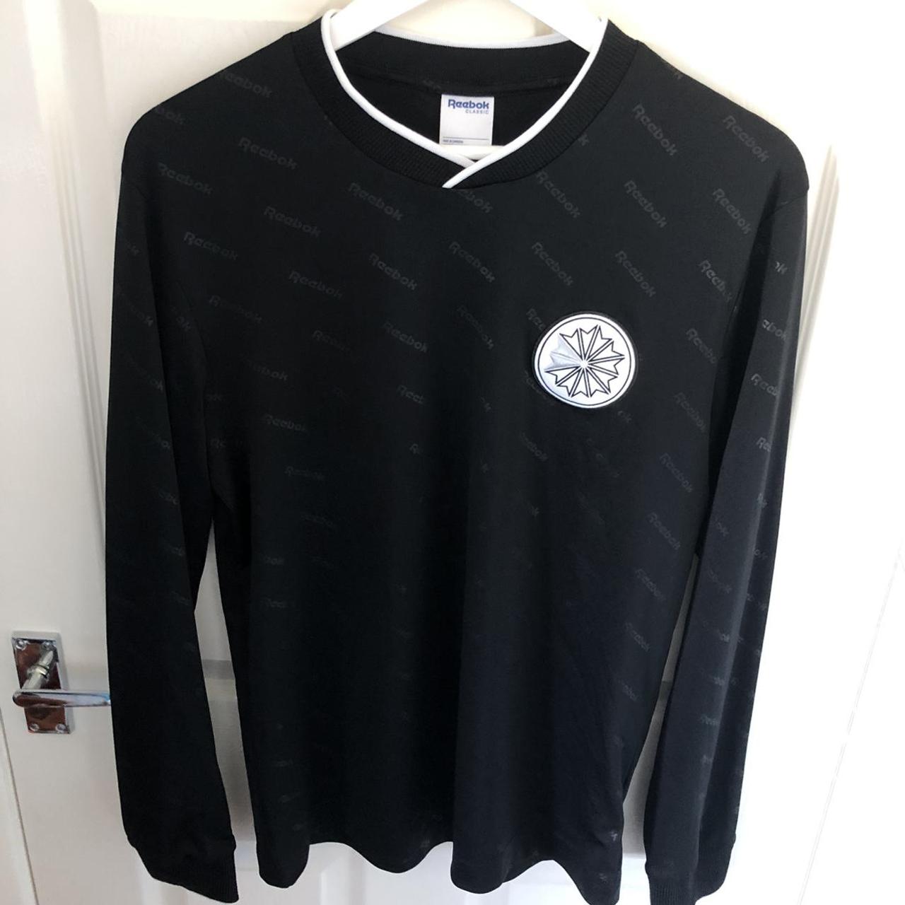 Reebok Men's Black and Grey Top | Depop