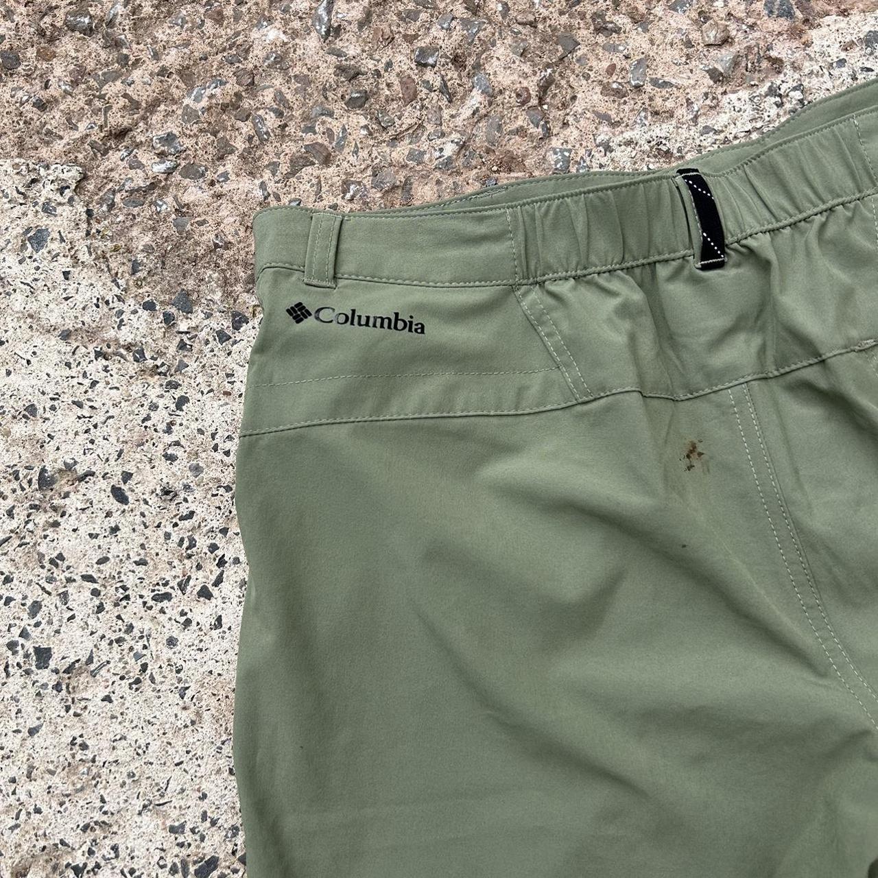 Columbia Khaki Shorts 🕺🏼 Size Waist 36 inches... Depop