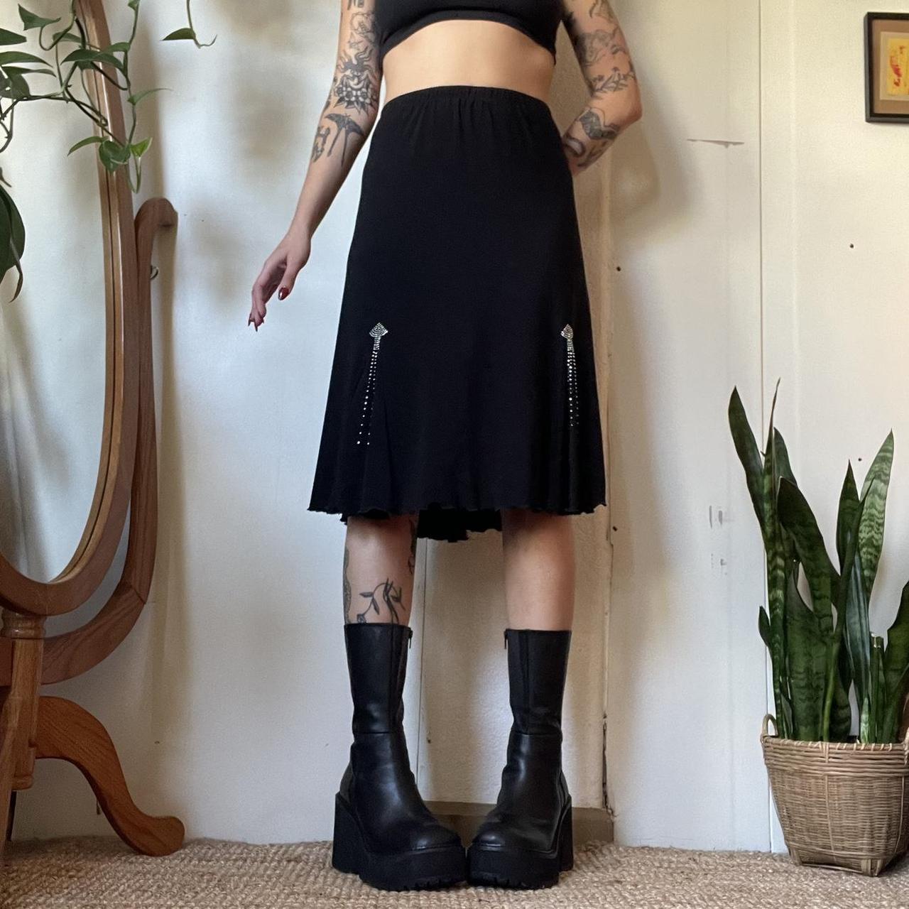 Black midi skirt 90s hotsell