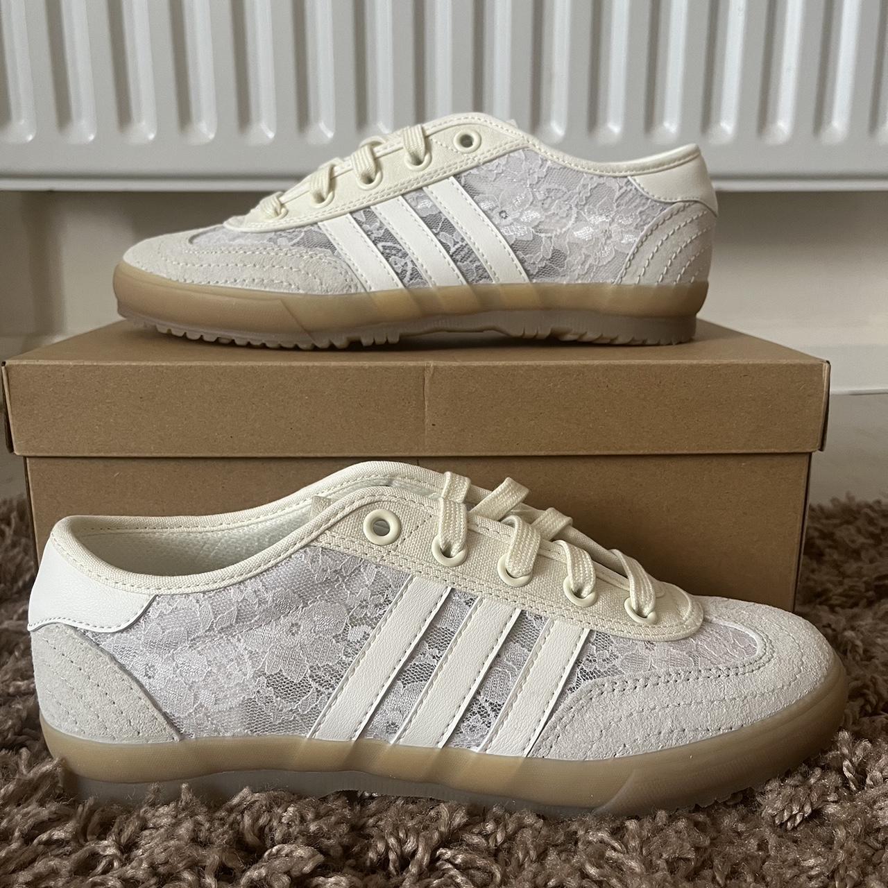 adidas x Naked ☆ Tischtennis ‘Silvery Daisy’ Naked X Tischtennis 'Silvery Daisy Pack' - Adidas - JI3995