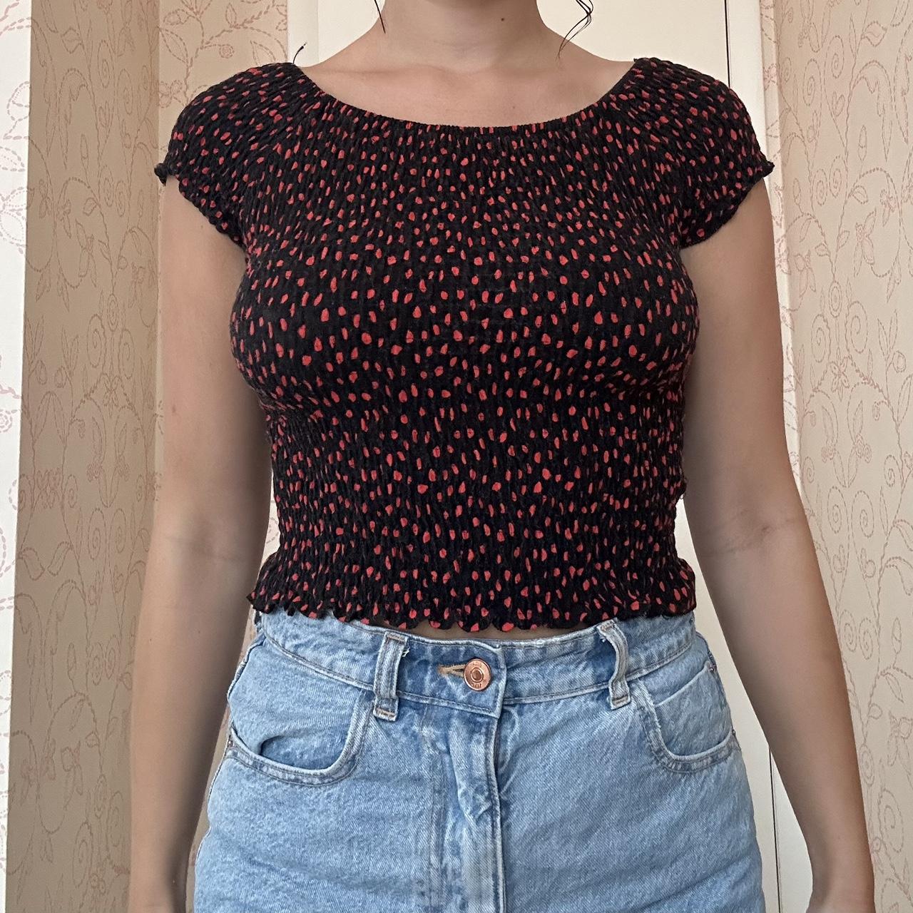 subdued polka dot top size S - Depop