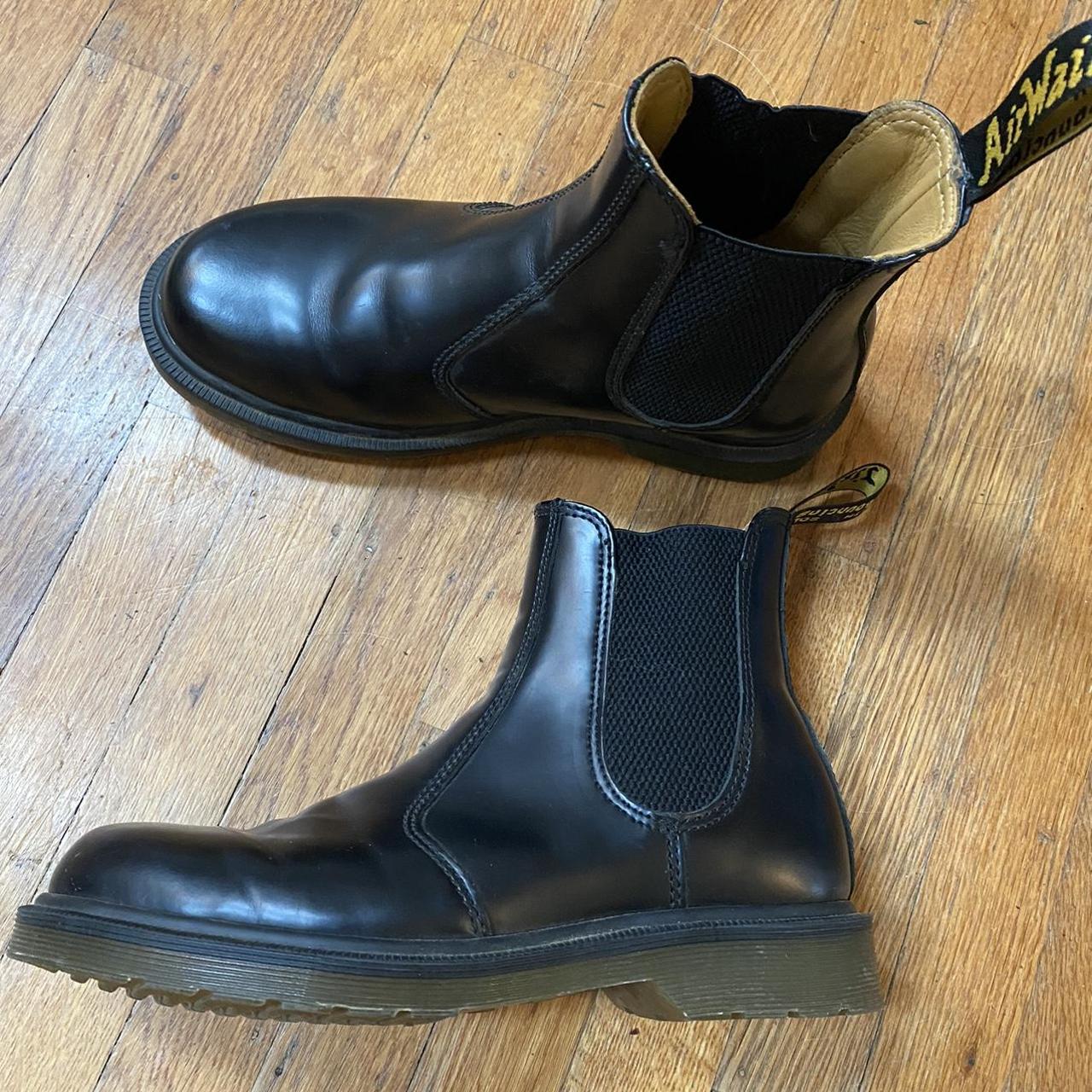 heeled chelsea boot dr marten