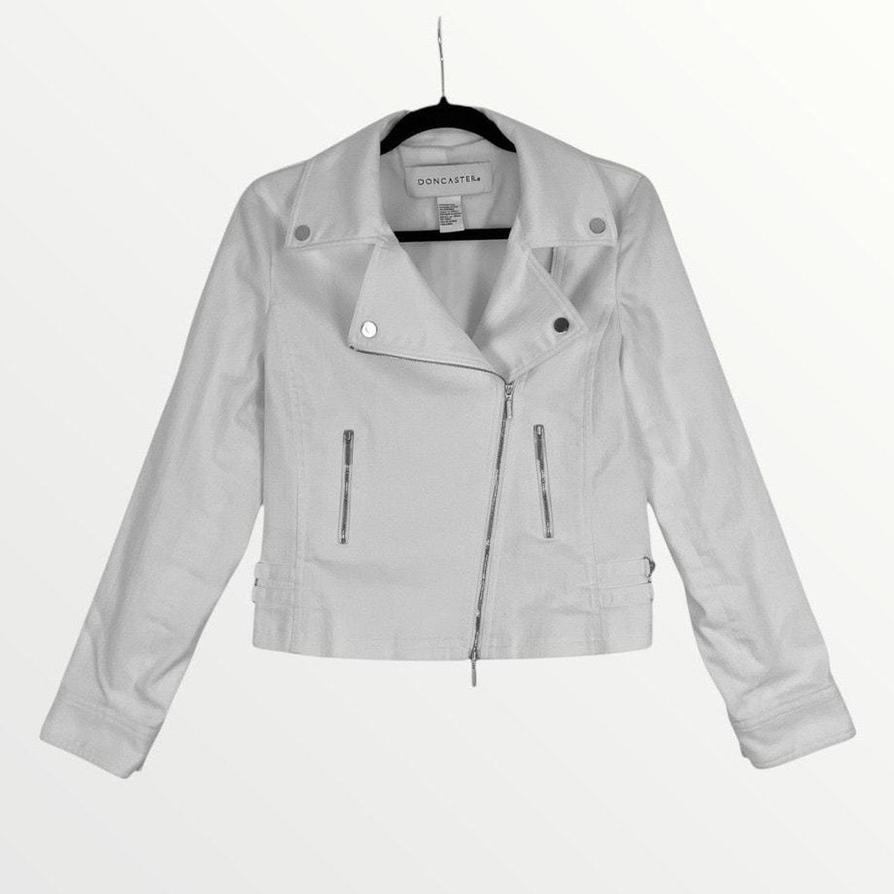 item listed by lizaslooks