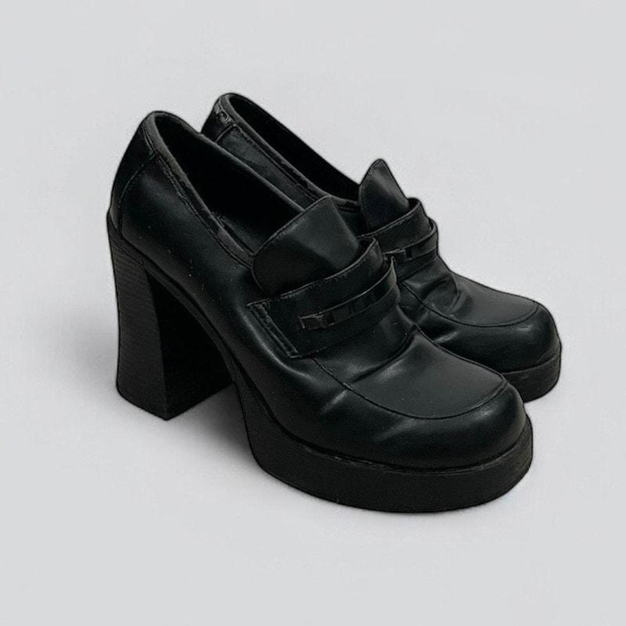 item listed by lizaslooks