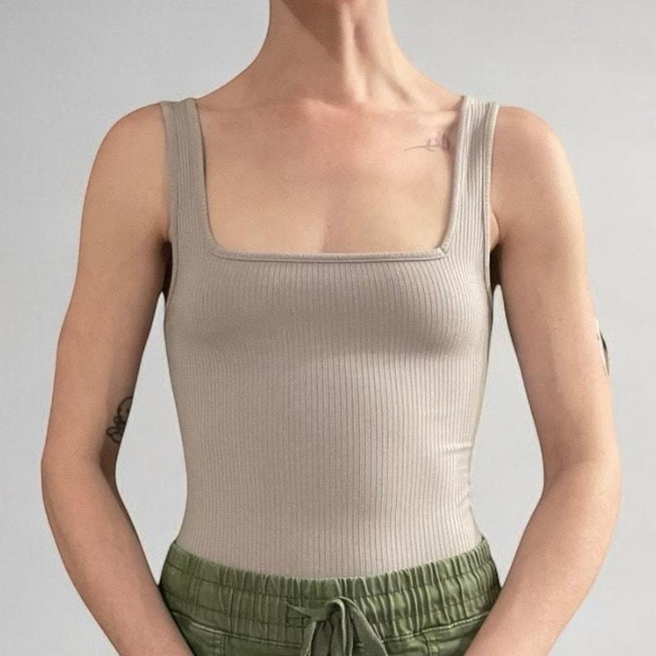 item listed by lizaslooks